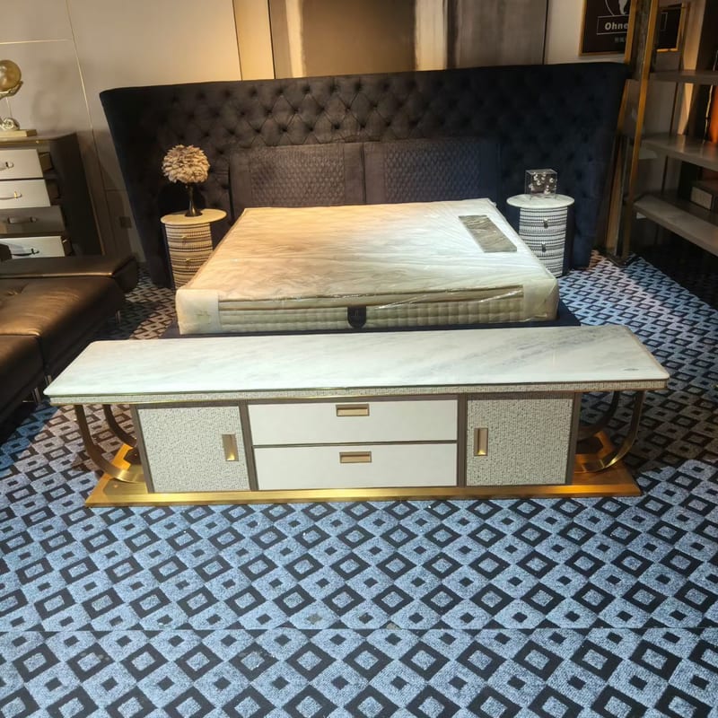 Baojule 2.2m TV Stand in White Lacquer with Metal Frame