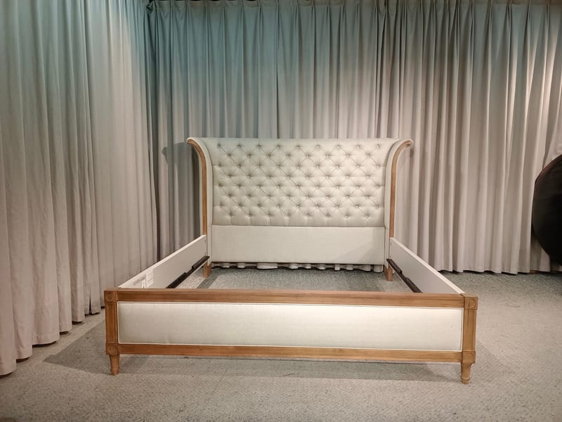 FINE 1570 Series King Bed — Oak Frame, Cotton-Linen Upholstery