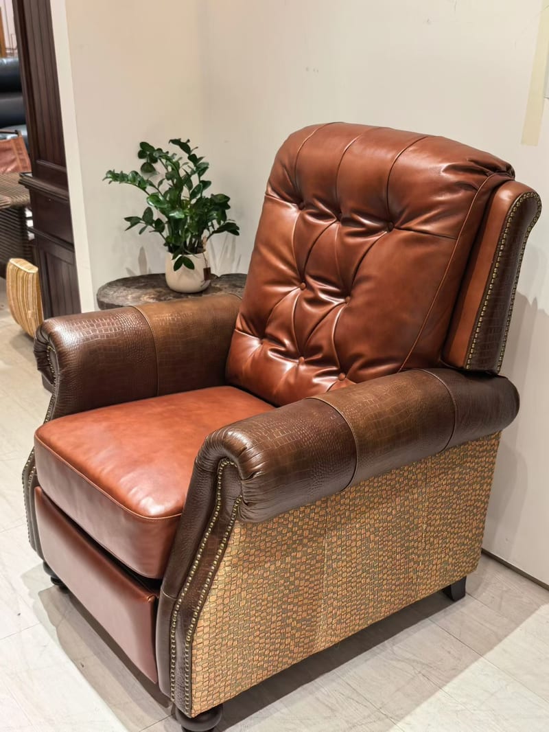 American-Style Waxed Yellow Leather Pushback Recliner