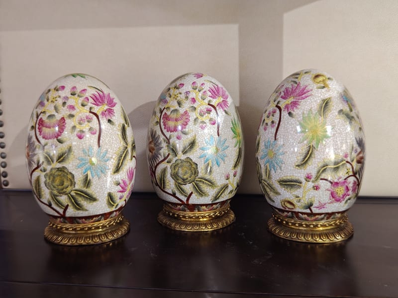 Jiemeijiapin 1896 Hand-Painted Dragon Egg Ceramic & Copper Ornament