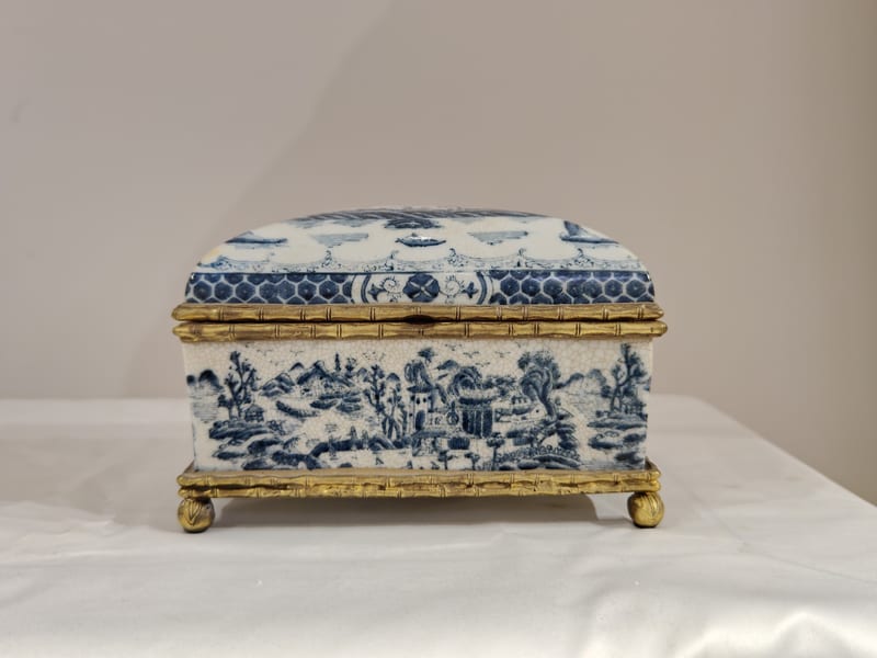 Copper-Clad Blue-and-White Porcelain Storage Box