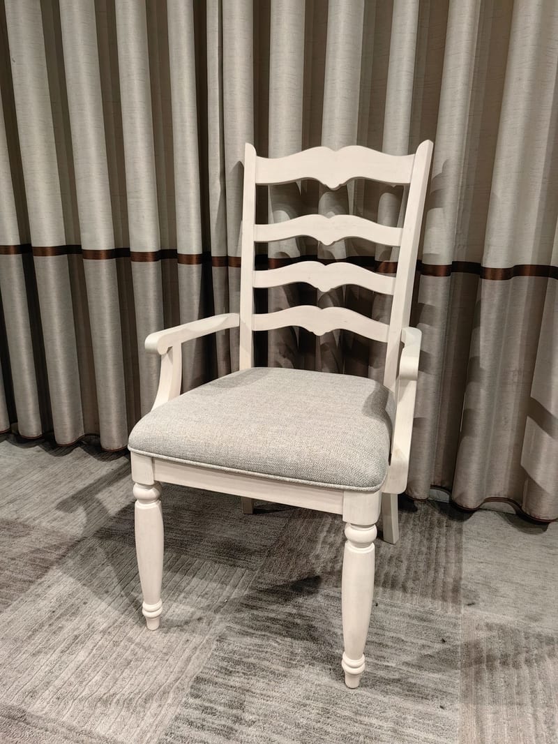 749-905 American Solid Wood Armchair