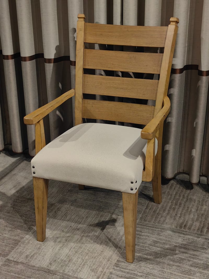 927-905 Solid Wood Ladder-Back Dining Chair