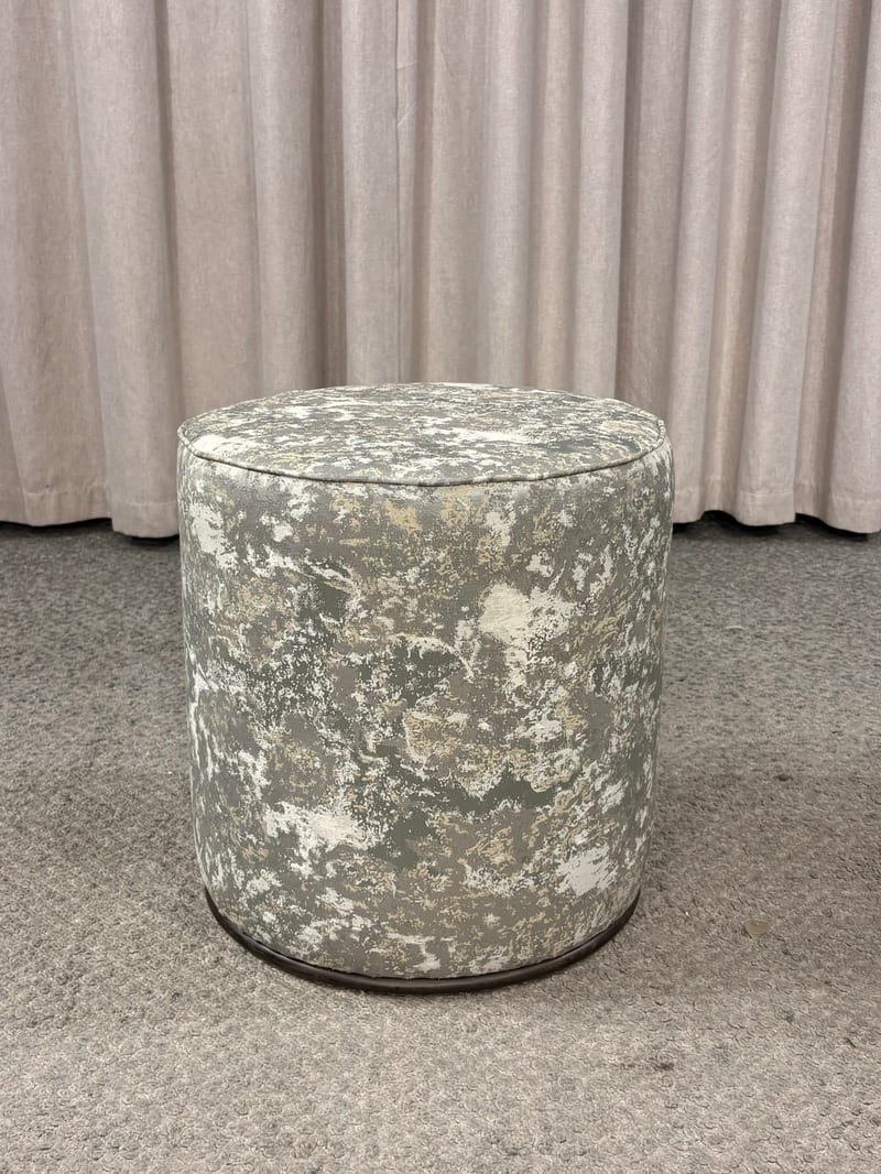 Oumuxuan F847 Vintage Round Upholstered Stool