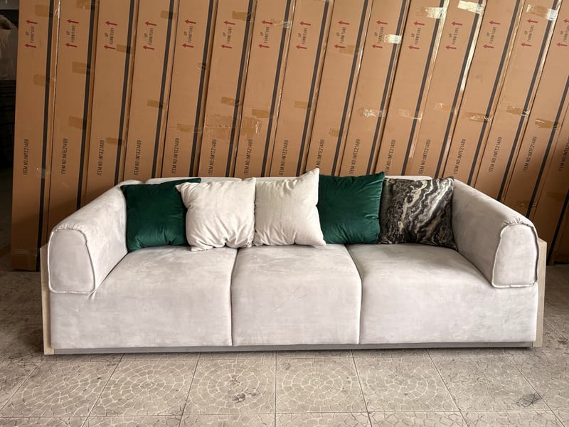 Oumuxuan F832SF-4 Velvet 3-Seater Sofa with Solid Wood Frame