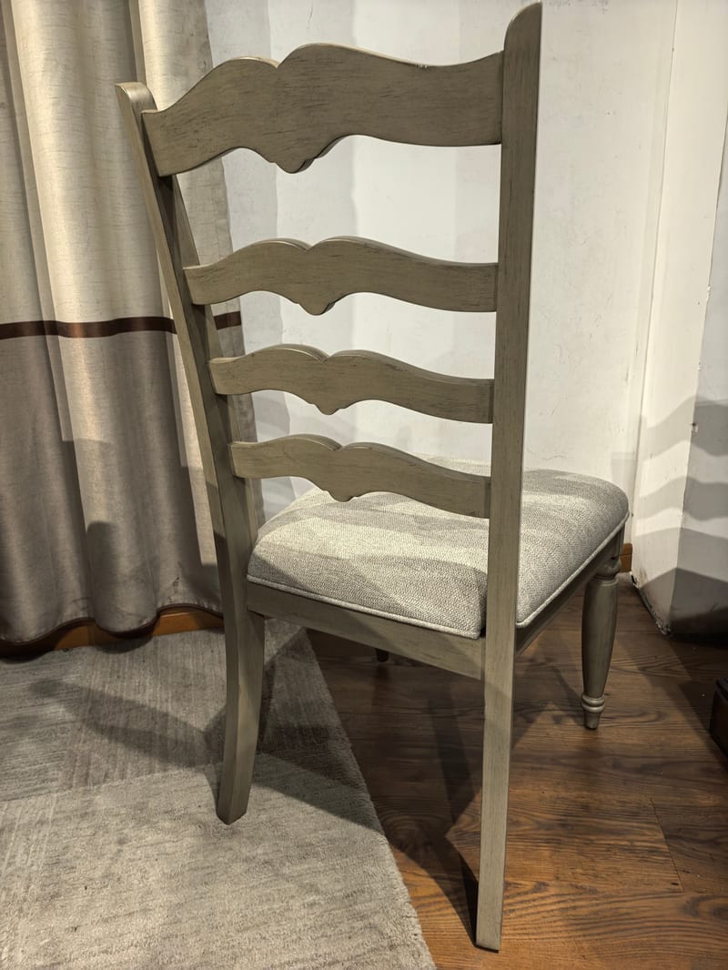 750-900 American Solid Wood Dining Chair