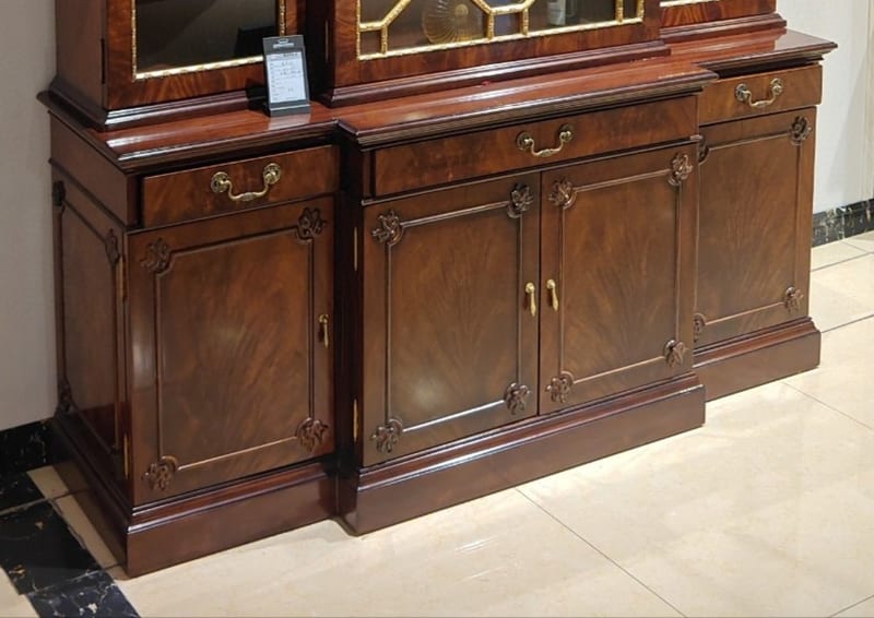 Tailande Alexander English Solid Wood TV Stand & Sideboard