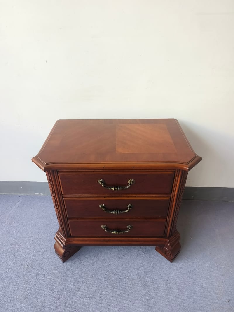 ALEXANDRE 280-Q Solid Wood Cherry Veneer Nightstand