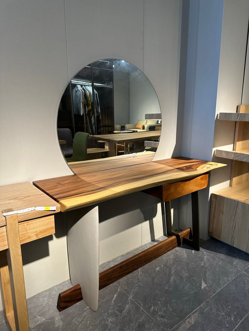DAaZ S1005 Acacia Dresser and Mirror Set