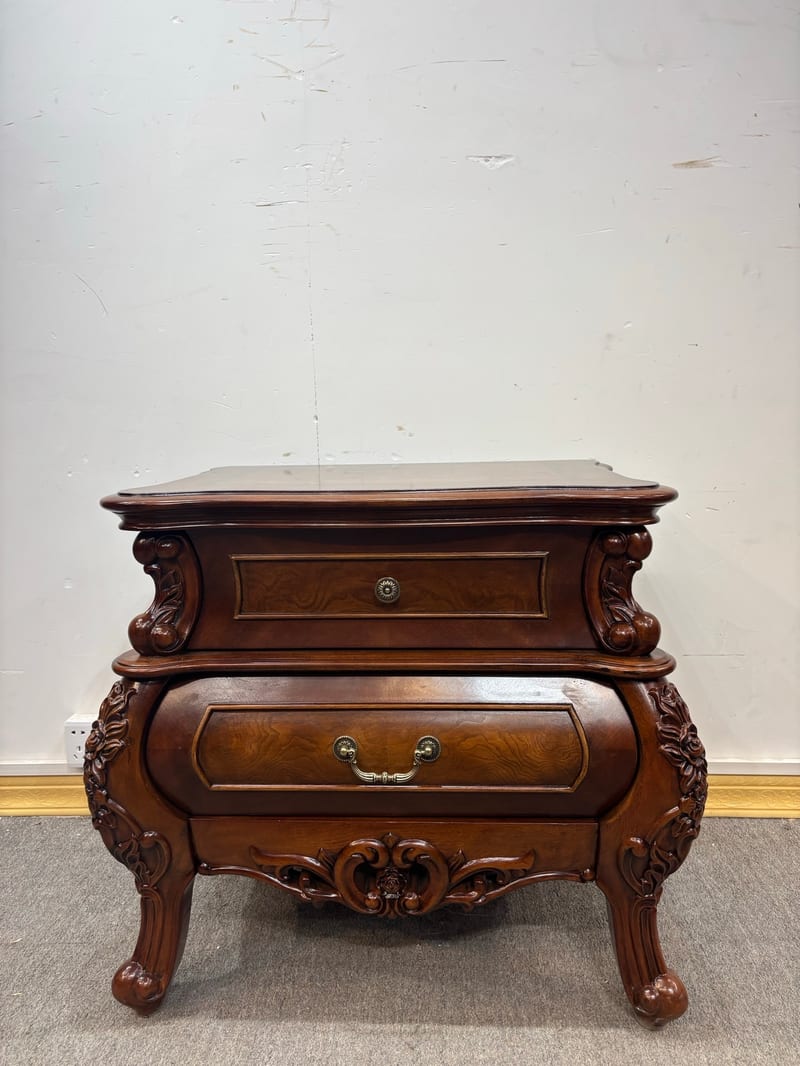 CTG322 Mahogany American Carved Nightstand