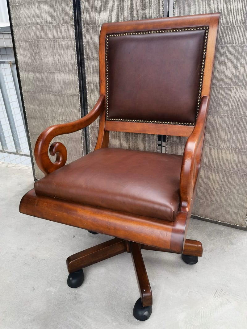 Yosemite YS02-19 American Walnut & Leather Office Chair