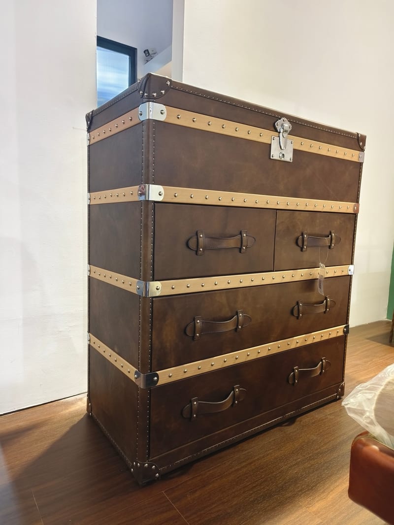 Vintage Full-Grain Leather Dresser PX-9