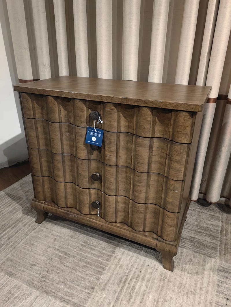 4-Drawer Dresser 795-675