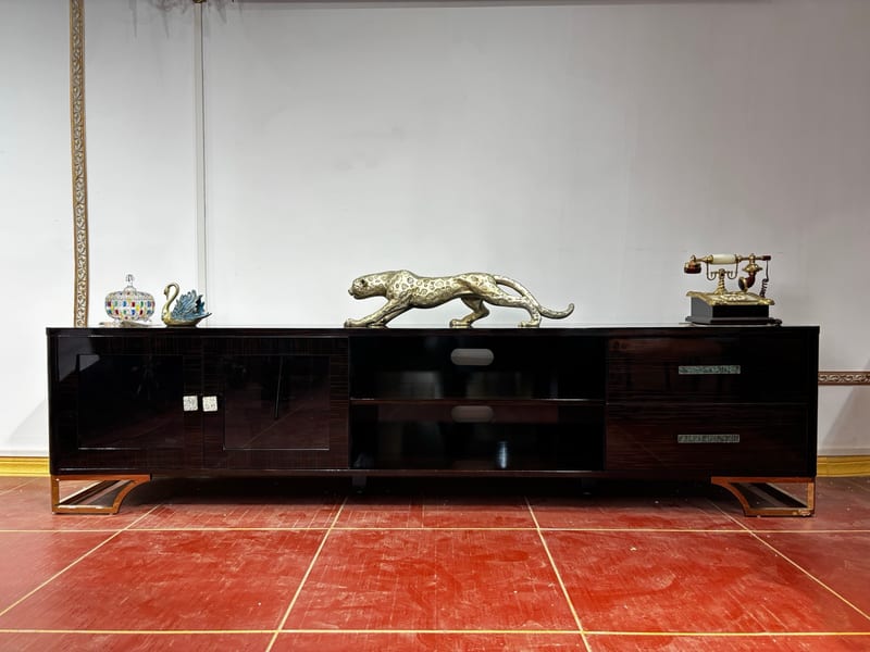 Baojule CP316 94.5-Inch Glossy Black TV Stand