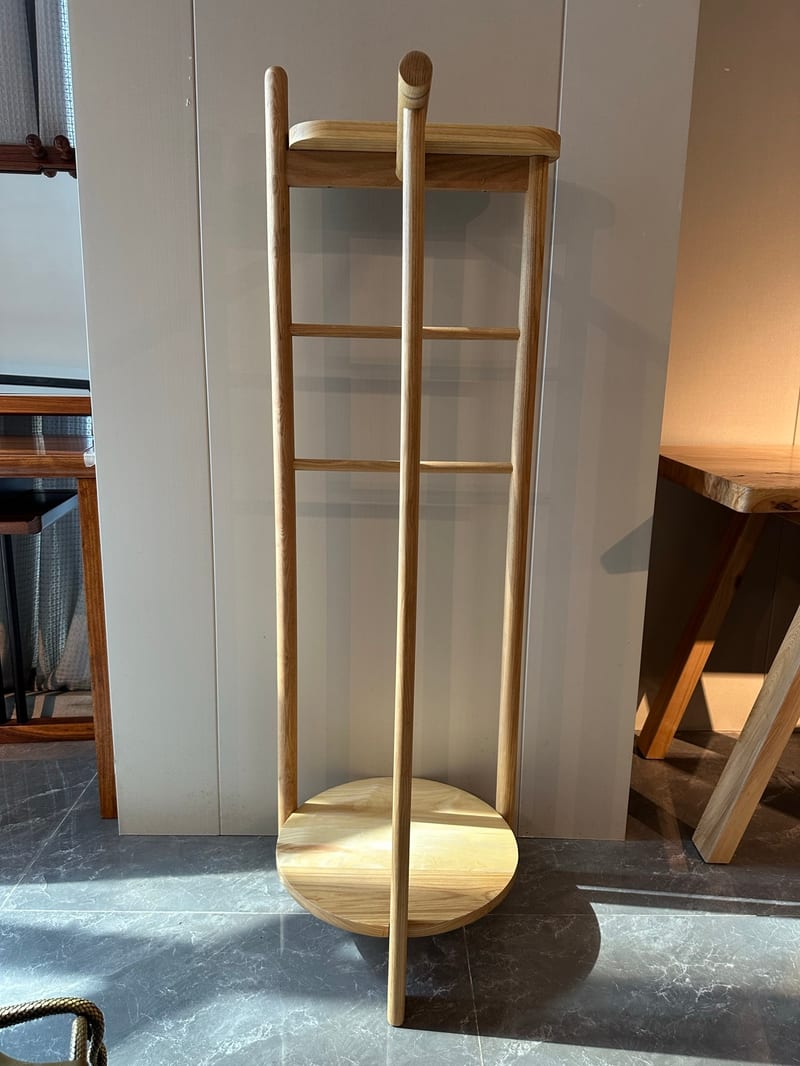 DAaZ K603 Solid Ash Coat Rack