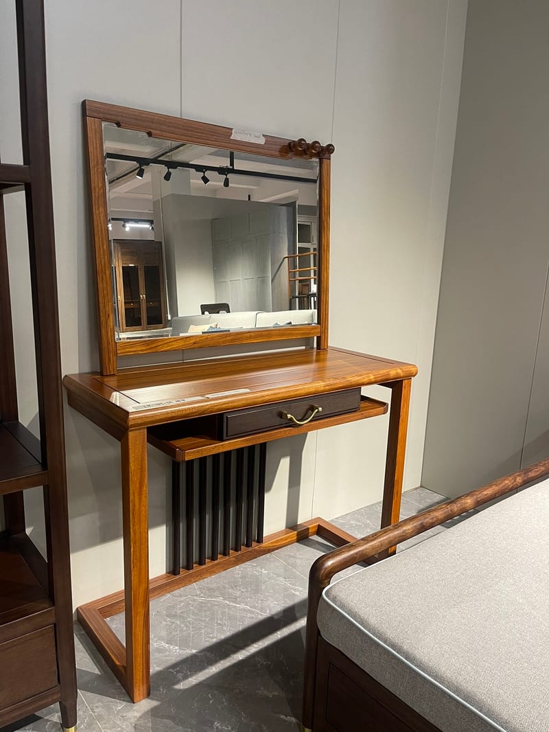 Dongsheng Longxi Solid Wood Dresser with Mirror