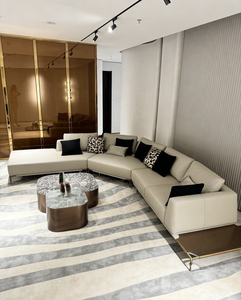 Guchishi H222 Full-Grain Leather Sectional Sofa