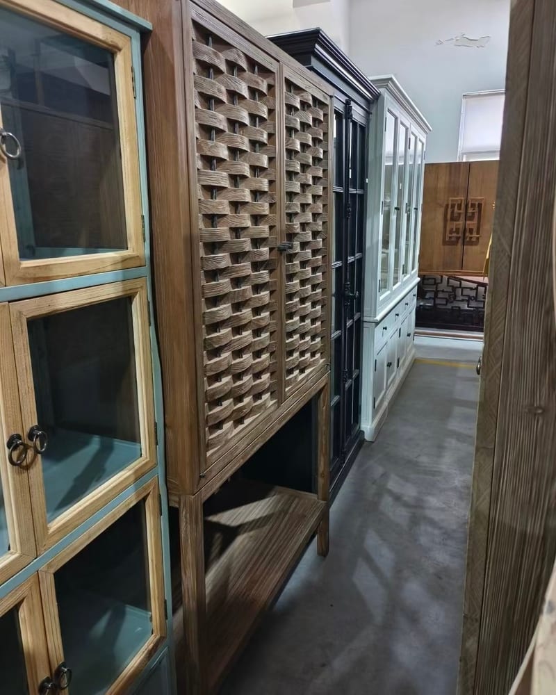 侘寂风松木双门收纳柜 纯铜饰条仿古做旧