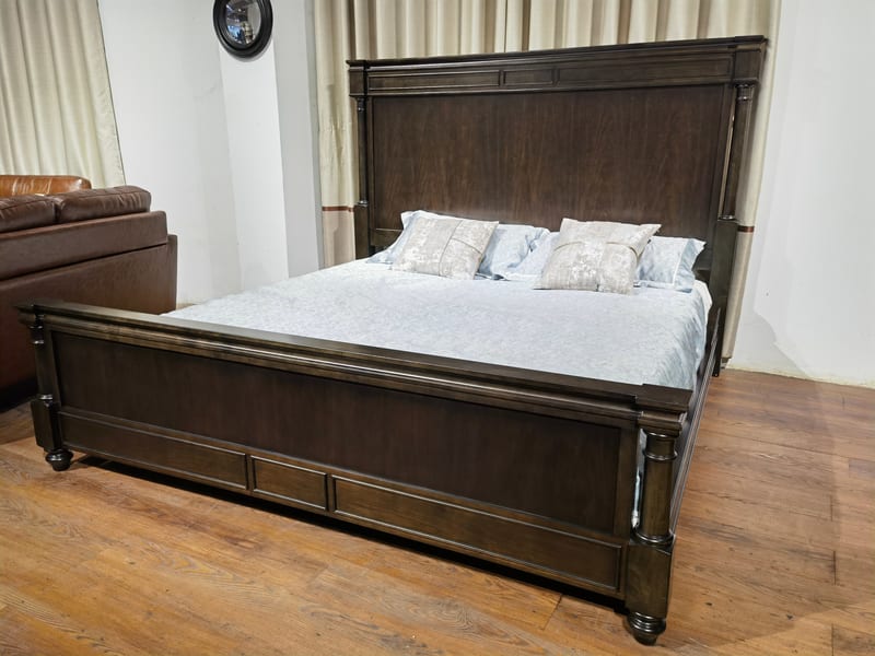 Markor Queen Bed in Solid Birch, Brown
