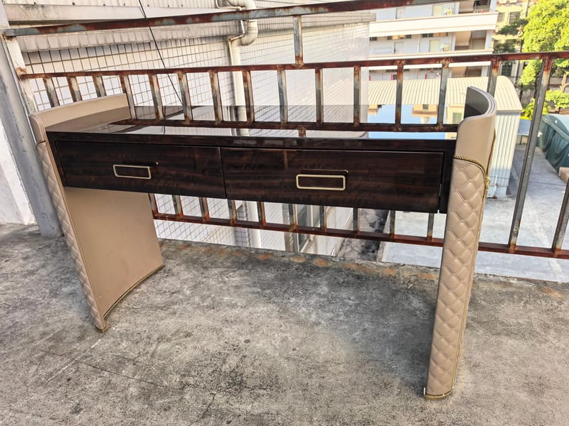 Morgan MH501-223 Vanity Dresser, Eucalyptus Veneer & Faux Leather