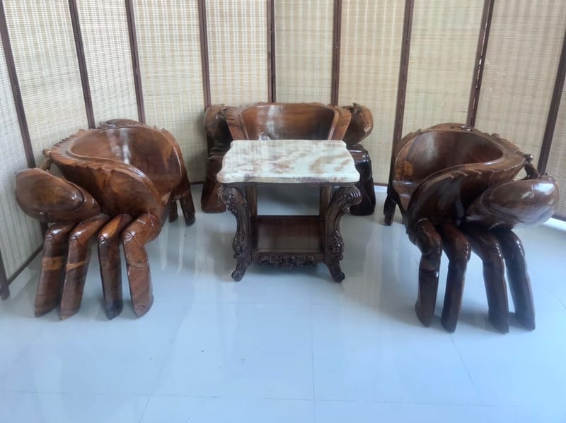Luyi Kaisha HDX9999 Teak Crab Chair with Side Table