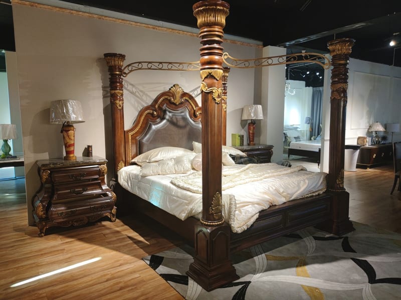 Mcferran American Leather & Solid Wood Poster Bed