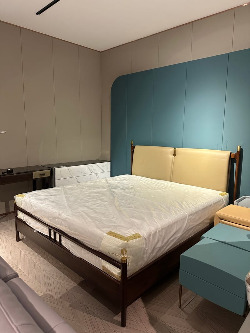Bosen Ink Painting A3518 Solid Wood & Leather Bed 1.8m