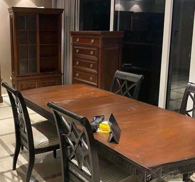 I88-6050 American Solid Wood Extending Dining Table