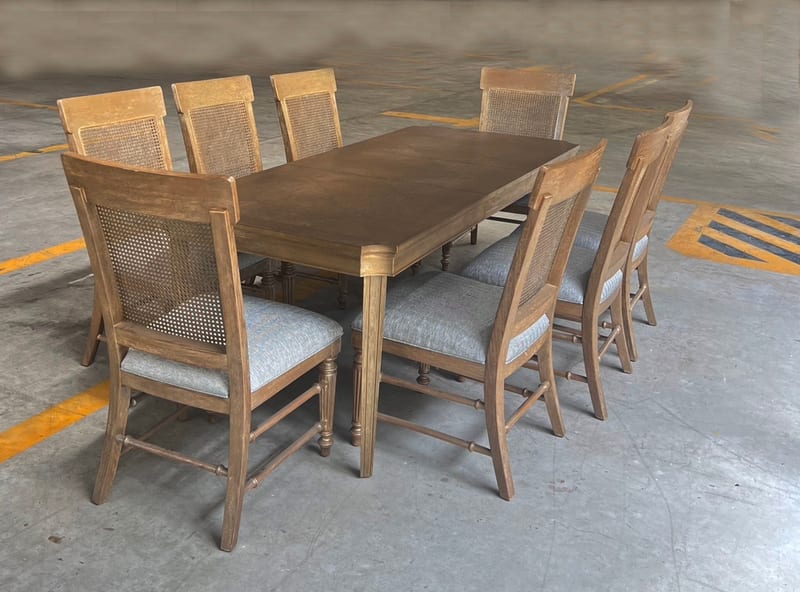 Markor Solid Red Oak Extendable Dining Set, Table & Eight Chairs