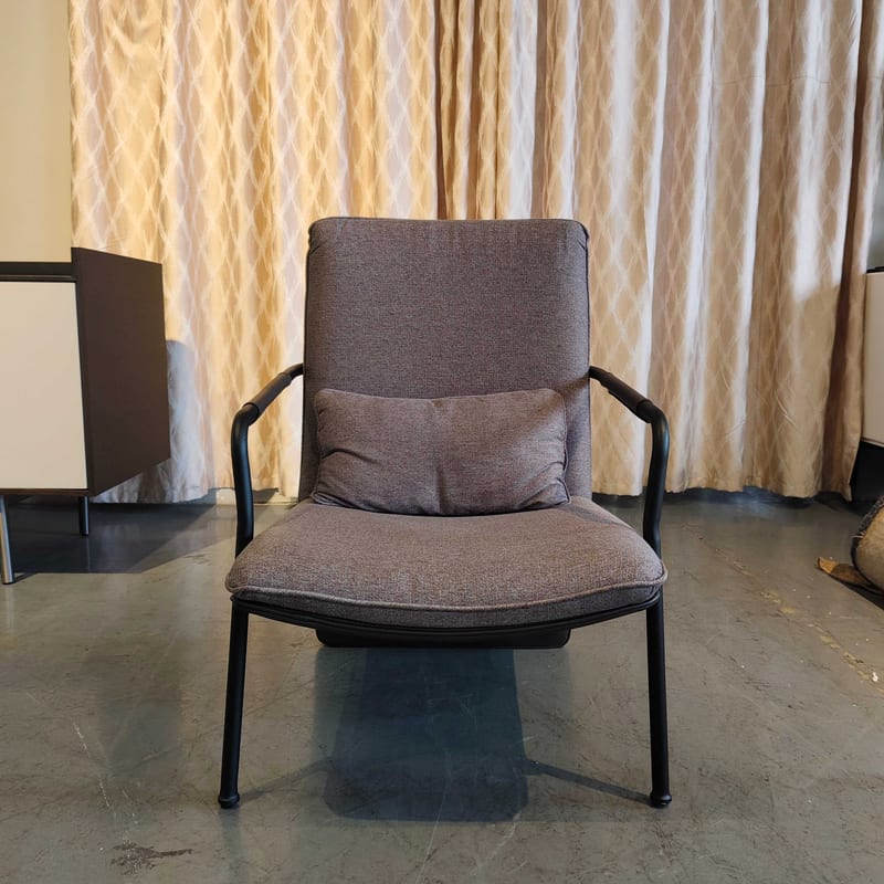 Minimal Steel-Frame Leisure Armchair in Black