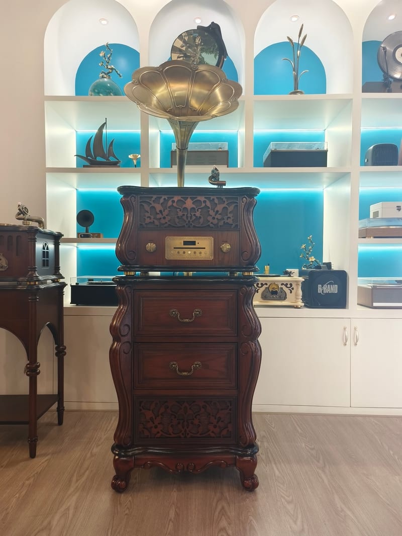 Heritage Retro Gramophone C-X5 Rubberwood Record Player