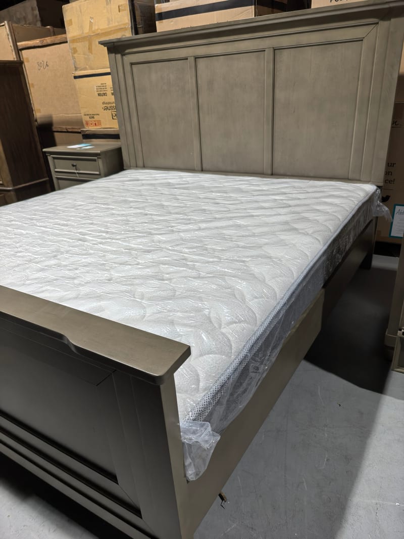 L211 Queen Vacuum-Compressed Mattress