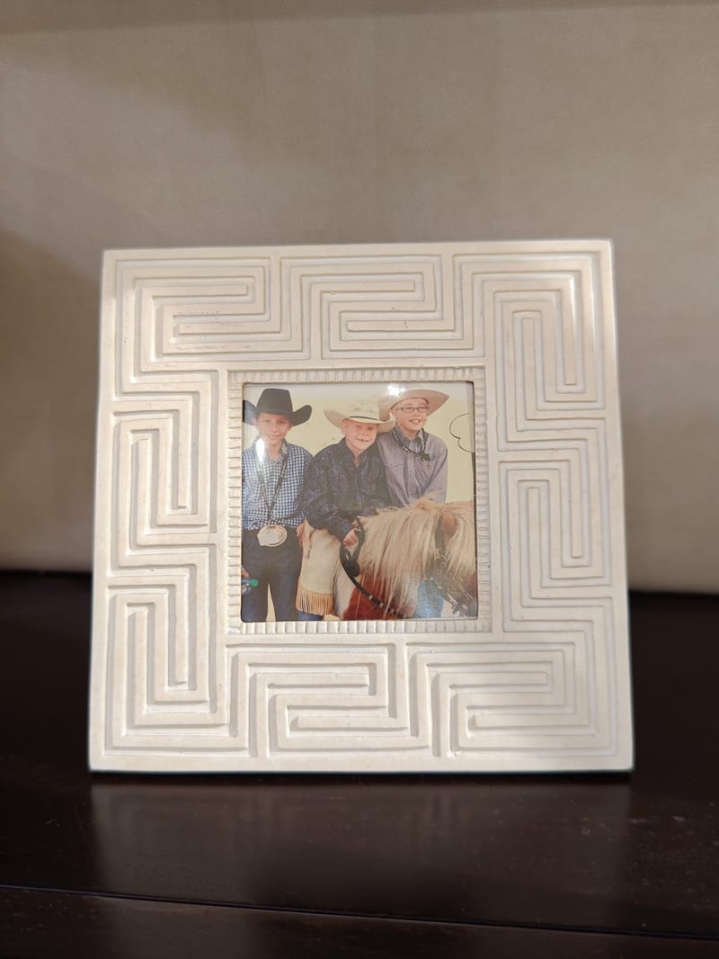 Qikezhijia Bone-Composite Square Photo Frame, White