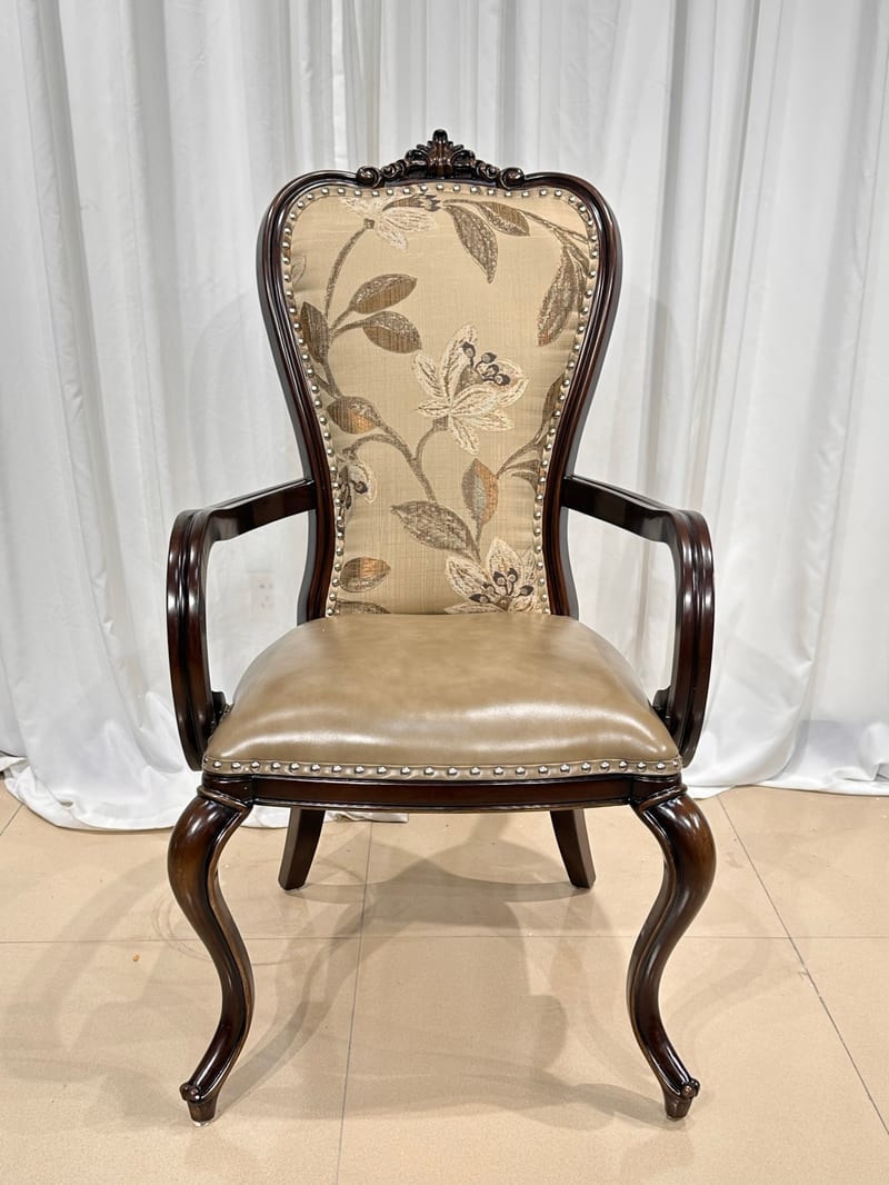 Yinggeli Disenborg American Beech Armchair
