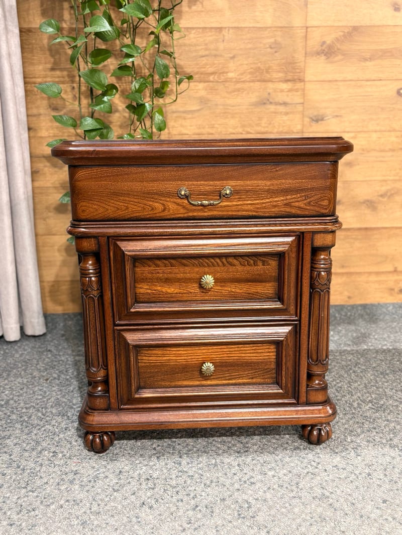 M911 American Solid Elm Nightstand