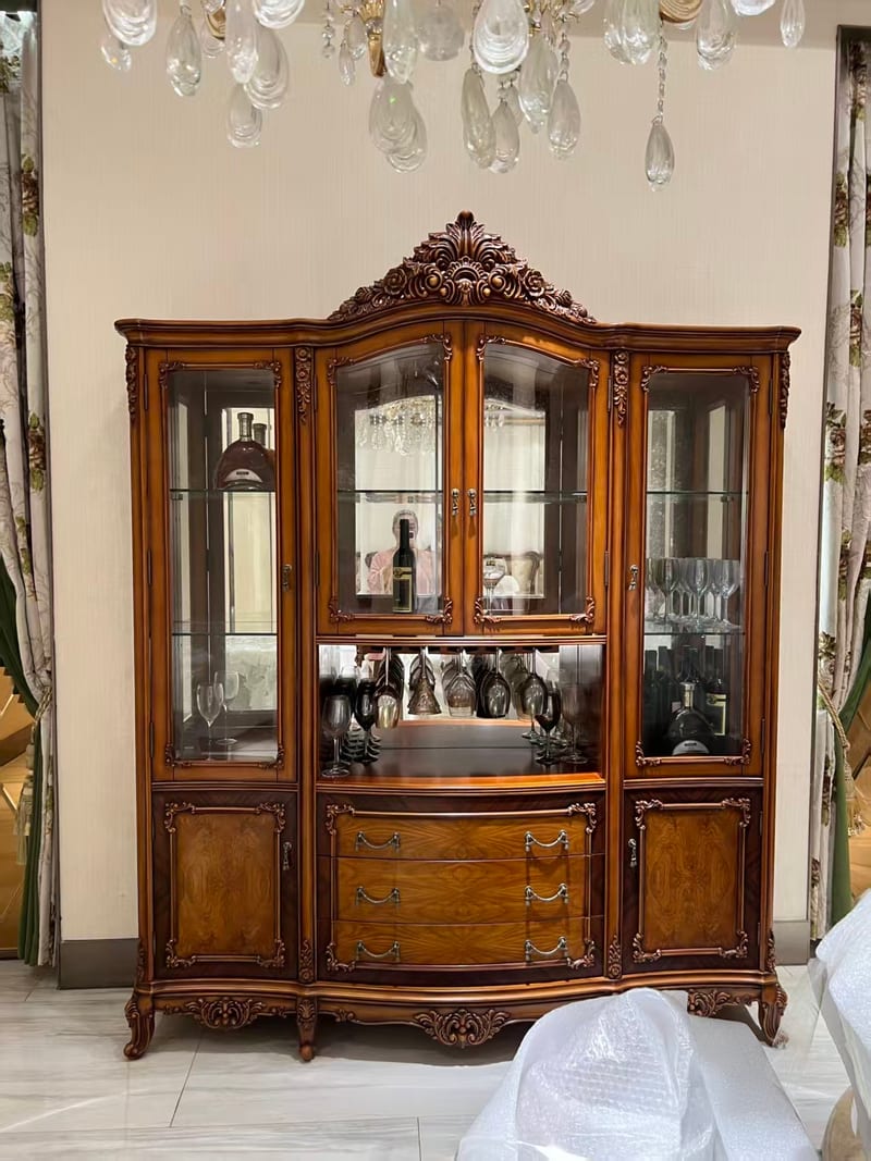 Yingeli Disenbao Four-Door Three-Drawer Wine Cabinet in Red Beech