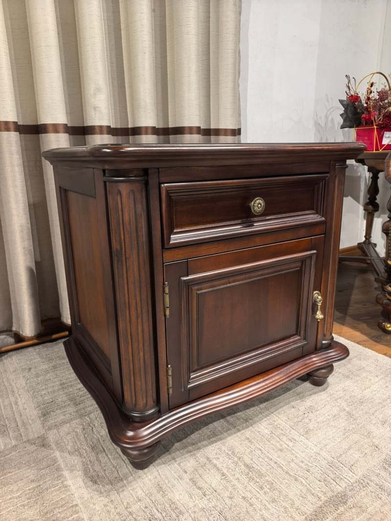 CTG-906 Simplified American Nightstand, Solid Mahogany