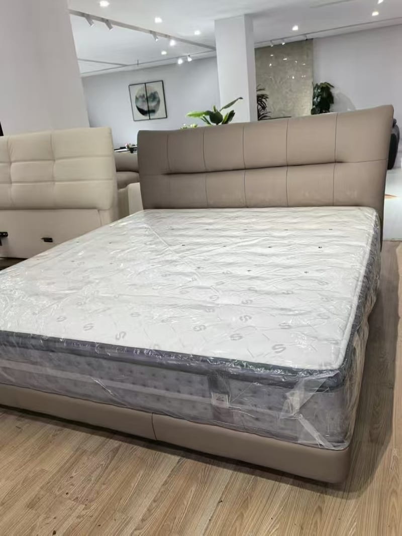 Foshan Gaoduan 058 Solid Wood Leather Queen Bed