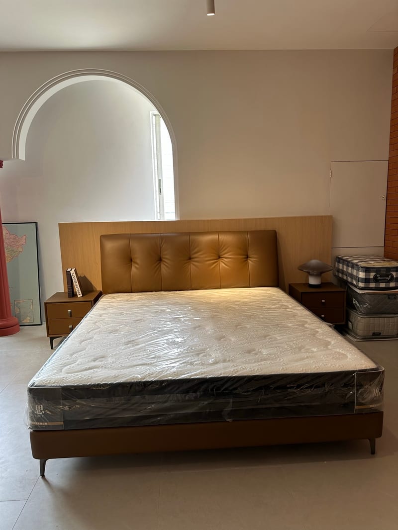 Foshan Brand 1.8m Top-Grain Leather King Bed