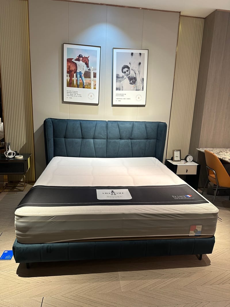 Chesterfield Blanca 1.8m Solid Wood Upholstered Bed