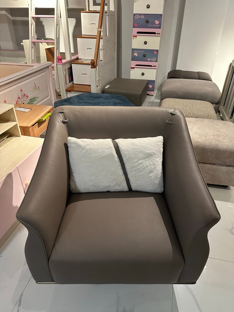 Beson BS131 Italian Leather Swivel Lounge Chair